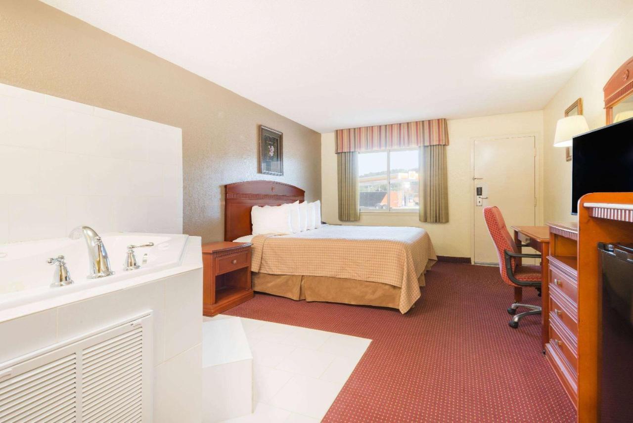 Days Inn By Wyndham Paintsville Exterior foto
